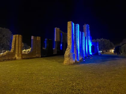 La Iglesia Vieja iluminada con motivo del Festival de Música.