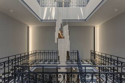 La iluminación como detalle de modernidad que atraviesa la historia.