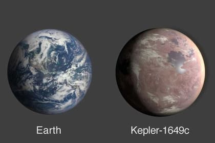 La ilustración hace una comparación de la Tierra con el exoplaneta recientemente descubierto, que es apenas 1,06 veces más grande que nuestro mundo