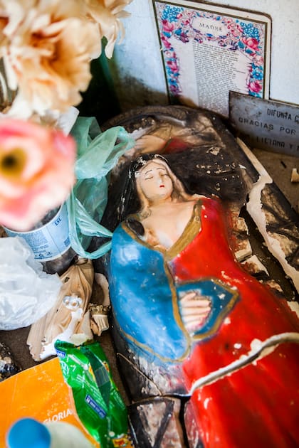 La imagen de Deolinda Correa es objeto de devoción popular, especialmente en el norte argentino.