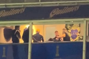 El video de Juan Román Riquelme en el palco con una Bombonera en penumbras