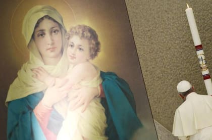 La imagen de la Mater Ter Admirabilis (Madre tres veces admirable) es el centro de la veneración de Schoenstatt y se puede encontrar en todos sus santuarios por el mundo.