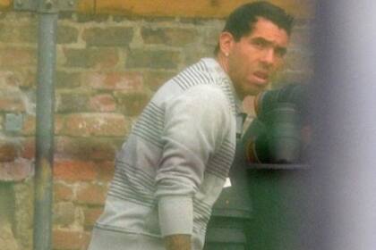 La imagen de Tevez como barrendero