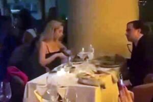 La imagen de Yañez, en un restaurant de la capital española, el 31 de diciembre