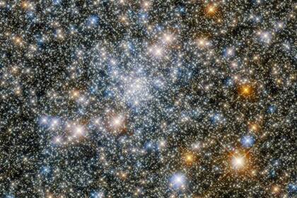 La imagen del cúmulo globular centelleante que registró el telescopio Hubble