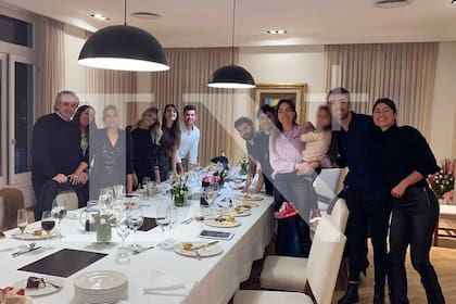 La imagen del festejo de cumpleaños de Fabiola Yáñez por la que Alberto Fernández tuvo que dar explicaciones