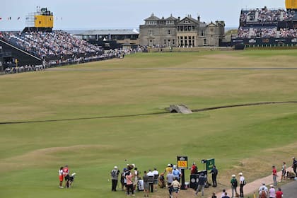 La imagen del hoyo 18 del imponente campo de St. Andrews, escenario del torneo más antiguo del mundo