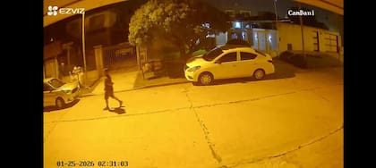 La imagen del sospecho captado por las cámaras de seguridad de los vecinos.