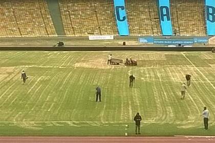 La imagen que dio la vuelta al mundo: el arenero de Belgrano-Vélez