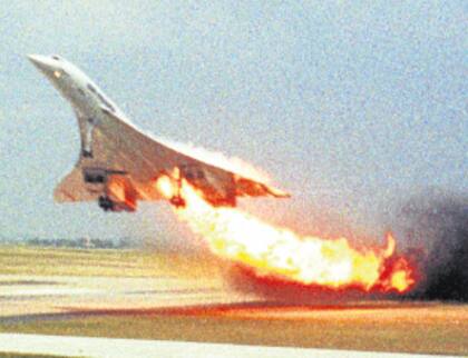 La imagen que impactó al mundo: el célebre Concorde, en llamas