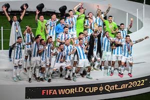 Así luce el escudo de la selección argentina con la tercera estrella dorada