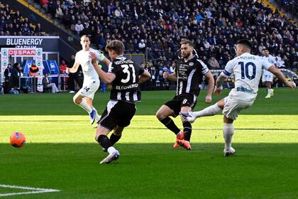 La impecable definición de Lautaro Martínez para darle la victoria a Inter de Milán en su visita a Udinese, por la Serie A de Italia