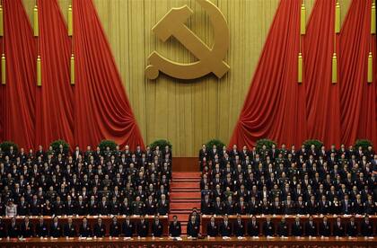 La imponente ceremonia de clausura del Congreso del Partido Comunista chino que esta semana llevó al poder a una nueva generación, Foto: Ng Han Guan/AP
