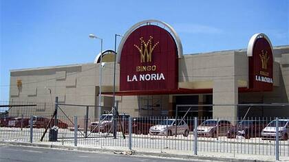 La imponente sala contrató empleados, pero aún no logró abrir