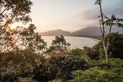 La impresionante vista de la bahía desde la playa de Picinguaba.