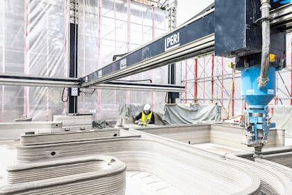 La impresora 3D tiene aproximadamente 11 metros por 11metros y 7 metros de altura