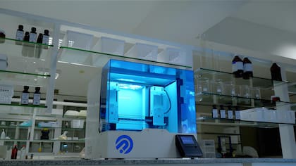La impresora Pill.Lab, primer prototipo del sistema; automatiza el 75% del proceso de producción
