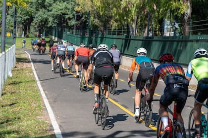La inauguración de la pista responde a la demanda de ciclistas, vecinos y automovilistas para garantizar la seguridad vial en una zona de alto tránsito vehicular
