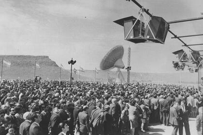 La inauguración de las antenas satelitales de comunicaciones en la estación terrena de Balcarce se realizó el 20 de septiembre, dos meses después de la llegada del hombre a la Luna
