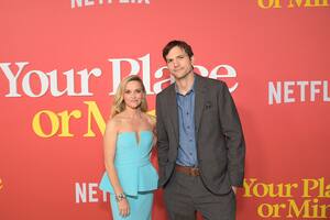 Ashton Kutcher habló sobre las “extrañas” poses que hizo junto a  Reese Witherspoon y qué quería evitar