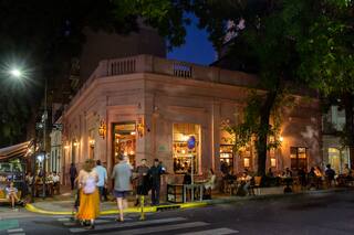 Rescató un almacén de 1952 y lo convirtió en uno de los hits de Palermo