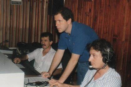 El productor Gustavo Siegrist seguía el minuto a minuto de cada emisión desde el control del estudio 4 