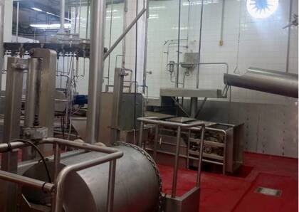 "La industria cárnica es singular y única. Su proceso requiere desarmar, procesar y despostar con precisión la carne argentina para exportarla al mundo. Con décadas de experiencia en este campo, siento una profunda conexión con esta industria y su potencial”, le dijo el empresario en una carta abierta a Milei