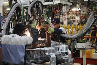 La actividad económica cayó 0,3% en noviembre y acumuló dos meses seguidos en baja