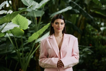 "La industria no está tan preparada para los padres, uno se tiene que ir adaptando y haciendo malabares para poder tener una familia dentro del trabajo", señala De Dominici, madre de Cairo, de seis años