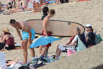 La infanta, su marido, Claire Liebaert –la madre de Iñaki– y su hijo
Juan Valentín Urdangarin.