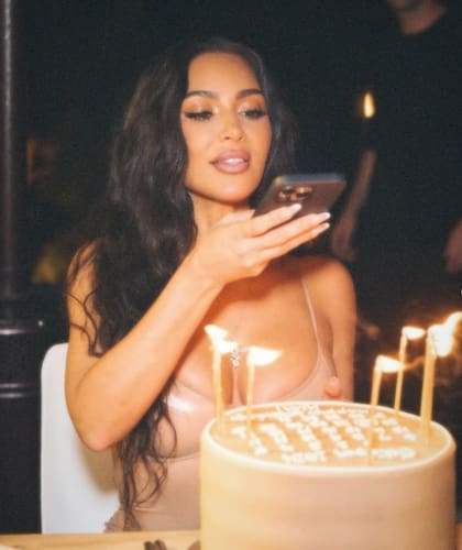 La influencer festejó sus 44 años en una lujosa cena con amigos y familiares