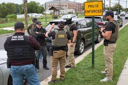 La información se buscará rápidamente y se facilitara a la división de ERO para encontrar y detener a las personas (AP Photo/Jacquelyn Martin)