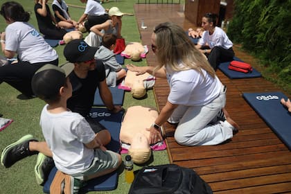 La iniciativa de Osde para aprender RCP conquistó a grandes y chicos
