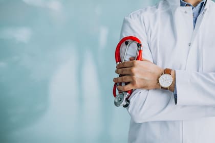 La iniciativa de Texas apunta a fortalecer la red asistencial mediante becas, bonificaciones y acuerdos académicos que faciliten la radicación de personal