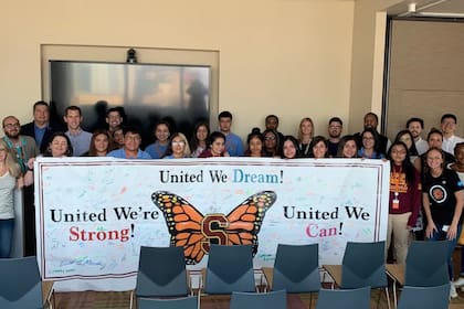 La iniciativa funciona en Solorio Academy High School, ubicada en Gage Park, un barrio mayoritariamente latino del suroeste de la ciudad