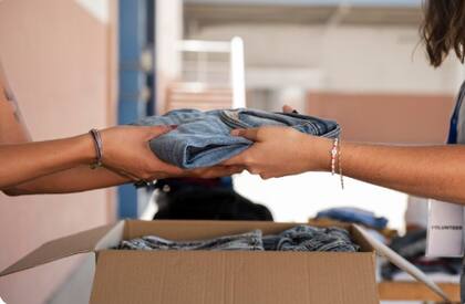 La iniciativa promueve la reutilización y sostenibilidad al aceptar donaciones de ropa infantil en buen estado