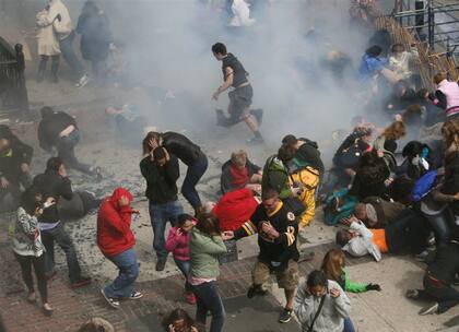 La inmediata escena posterior al atentado durante la maratón de Boston, el 15 de abril de este año