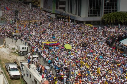 La inseguridad y la violencia son constantes, con altos índices de homicidios, robos armados y secuestros en el país