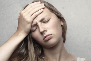 Advierten sobre un peligroso video de TikTok para curar la insolación