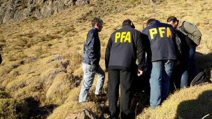 La inspección policial en El Chaltén hace unos días atrás