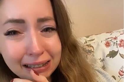 La instagramer rusa llora por la muerte de su esposo Valentín