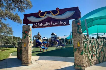 La instalación recreativa se encuentra en 20240 Hardy Oak Boulevard, dentro del perímetro del Parque Classen-Steubing Ranch en la zona de Stone Oak