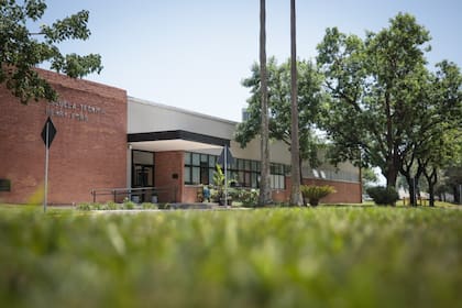 La institución cuenta con 223 estudiantes y ya superó los 1400 graduados