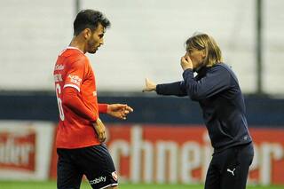 Beccacece recordó con dureza su paso por Independiente y se refirió al mito de que le corrigió algo a Messi