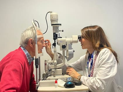 La inteligencia artificial mejora la precisión de diagnósticos y tratamientos en oftalmología, permitiendo una detección más temprana y efectiva de enfermedades oculares