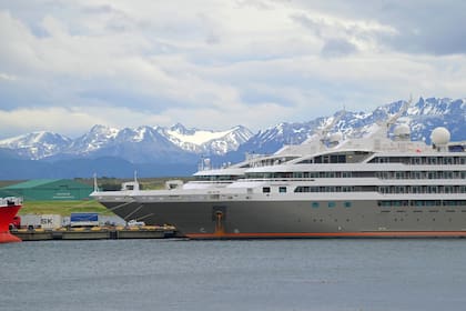 La intervención del Puerto de Ushuaia más el brote de hantavirus generan preocupación por el impacto en la temporada de cruceros