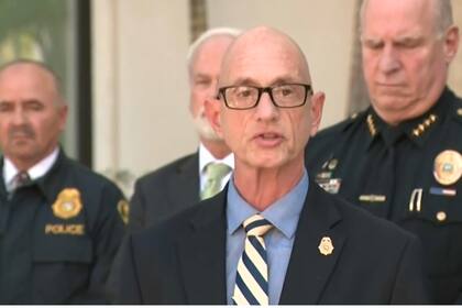 La intervención policial permitió interceptar dos vehículos que trasladaban migrantes en condiciones irregulares