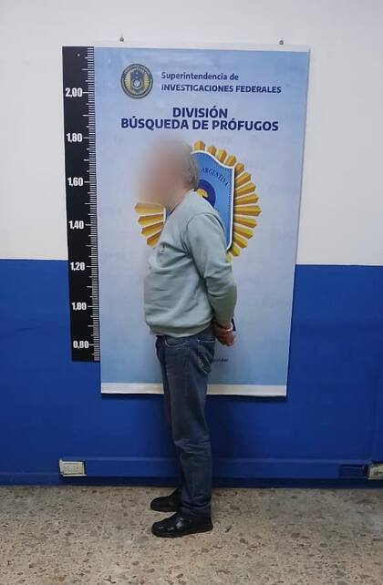 La investigación comenzó tras la realización de una denuncia anónima radicada al 911 que alertaba sobre un prostíbulo ubicado en la calle Suipacha al 800