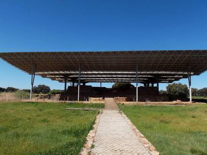 La investigación de los yacimientos extremeños continúa mientras Cancho Roano y La Mata están abiertos al público.