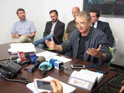 La investigación del periodista Pedro Salinas, junto a su colega Pao Ugaz, destapó los abusos y la violencia sistemática en el Sodalicio